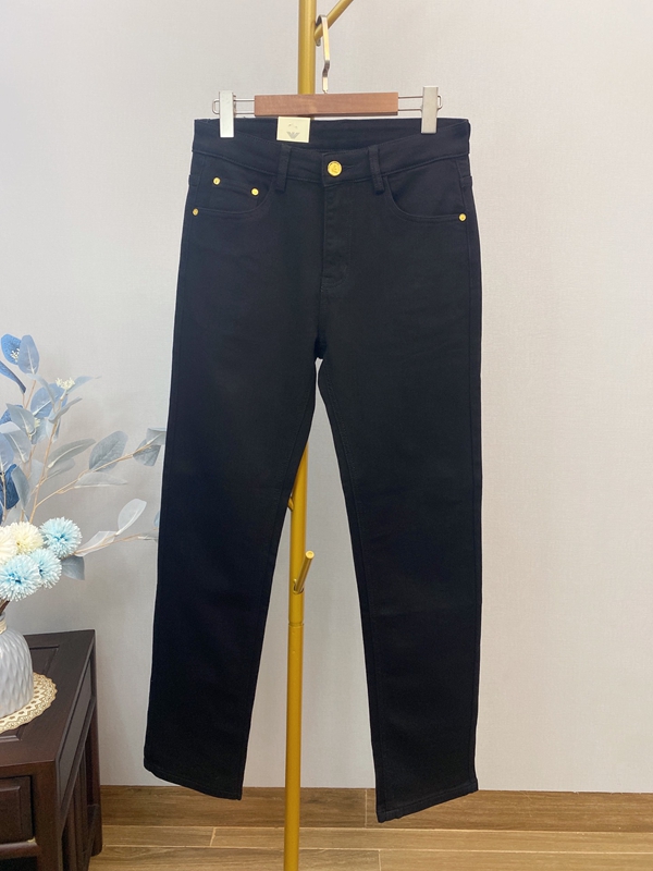 ブランドジーンズ側面デザイン